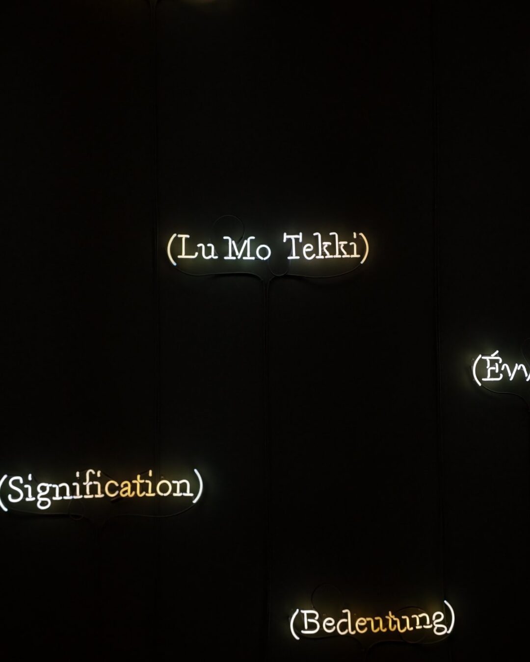 lake-como-design-festival-2026-neon-significato-multilingue